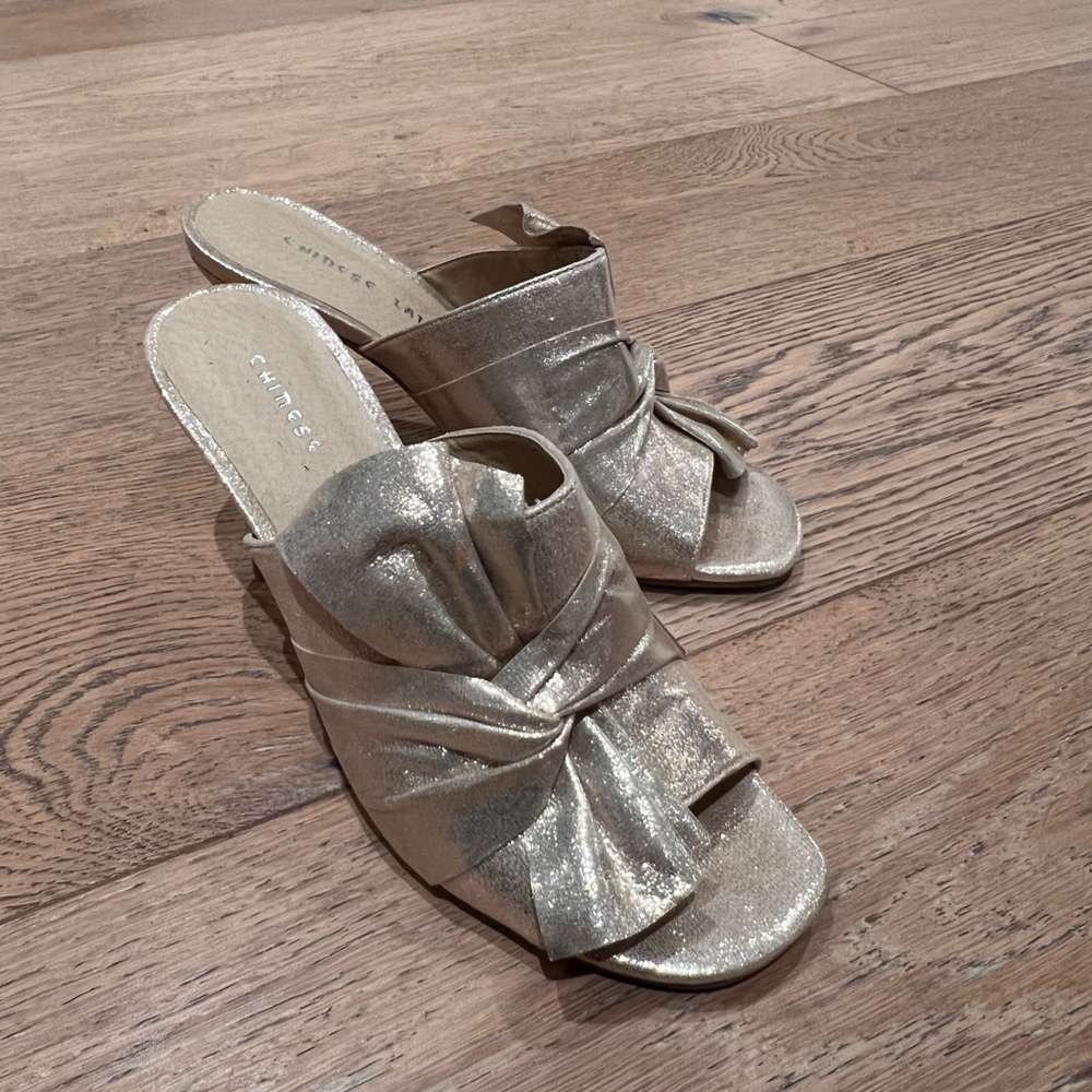 Chinese laundry never worn gold sparkle shoes